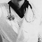 Sócrates conseguiu se formar em Medicina e por isso ganhou o apelido de Sócrates conseguiu se formar em Medicina e por isso ganhou o apelido de