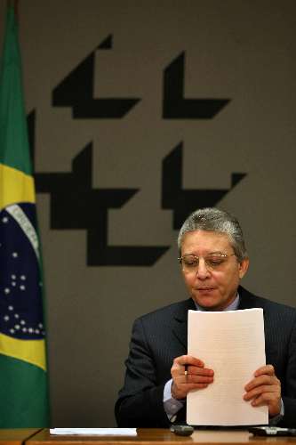 BC registra saída US$ 4,4 bi em ações no mês, até hoje