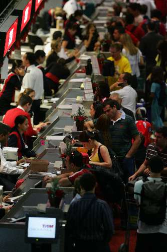 Aeroportos têm atrasos antes do feriado de Natal