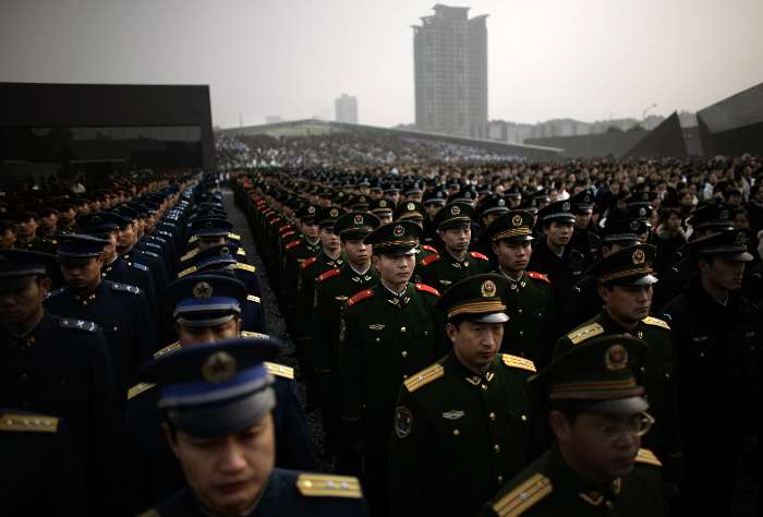 Soldados chineses em cerimônia