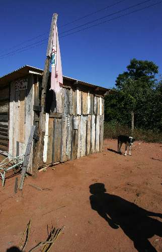 Acampamento Jair Ribeiro, abandonado pelos sem terras em Presidente Epitácio, região do Pontal