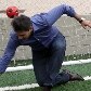 Prefeito de São Paulo escorrega em campo ao tentar segurar bola Prefeito de São Paulo escorrega em campo ao tentar segurar bola