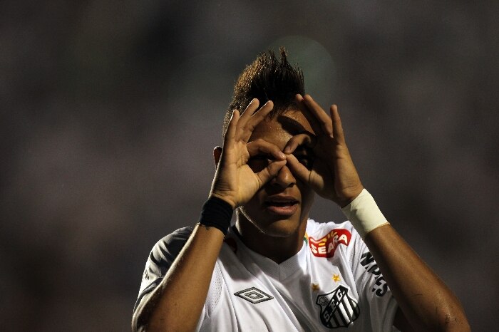 Neymar marca e garante vitória do Santos na Copa Libertadores