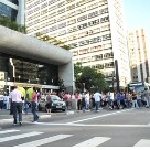 FotoRepórter - Tumulto e confusão em blitz da GCM no Shopping  Boulevard Monti Mare na av. Paulista. 11 12 2011 - Foto: J. DURAN MACHFEE/FotoRepórter/AE