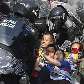 Policiais prendem tibetanos por manifestarem contra a China em favor da libertação do Tibet Policiais prendem tibetanos por manifestarem contra a China em favor da libertação do Tibet