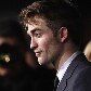 Robert Pattinson posa para fotos no tapete vermelho Robert Pattinson posa para fotos no tapete vermelho