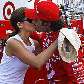 Franchitti recebe beijo da esposa, a atriz Ashley Judd, após conquistar pole Franchitti recebe beijo da esposa, a atriz Ashley Judd, após conquistar pole