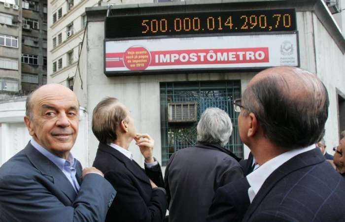 José Serra e Geraldo Alckmin acompanham marca de 500 bilhões de reais arrecadados em impostos, em SP