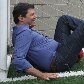 Prefeito de São Paulo escorrega em campo ao tentar segurar bola 