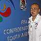 Cannavaro, da Itália, na chegada à África do Sul para a Copa das Confederações Cannavaro, da Itália, na chegada à África do Sul para a Copa das Confederações