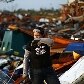 Pessoas afetadas pelo tornado em Joplin, Missouri, nos EUA Pessoas afetadas pelo tornado em Joplin, Missouri, nos EUA