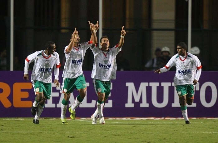 Palmeiras empata por 1 a 1 com Portuguesa na estreia do Campeonato Brasileiro 2012