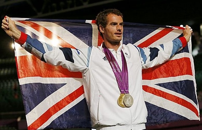 Tenista Andy Murray acaba com o jejum britânico ao derrotar o número 1 Roger Federer