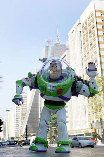 O astronauta se despede da Avenida Paulista (e promete voltar em breve)