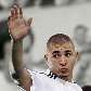 Benzema acena para público no Santiago Bernabéu