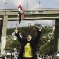 Mulheres marcham na Síria para exigir libertação de homens; cerca de 350 homens foram presos Mulheres marcham na Síria para exigir libertação de homens; cerca de 350 homens foram presos