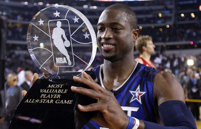 Dwyane Wade marca 28 pontos e é eleito o melhor jogador na vitória do Leste sobre o Oeste
