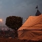 Na Praça Tahrir, egípcios protestam contra governo militar e comemoram um ano sem Hosni Mubarak