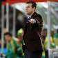 Dunga orienta os jogadores durante Brasil x África do Sul