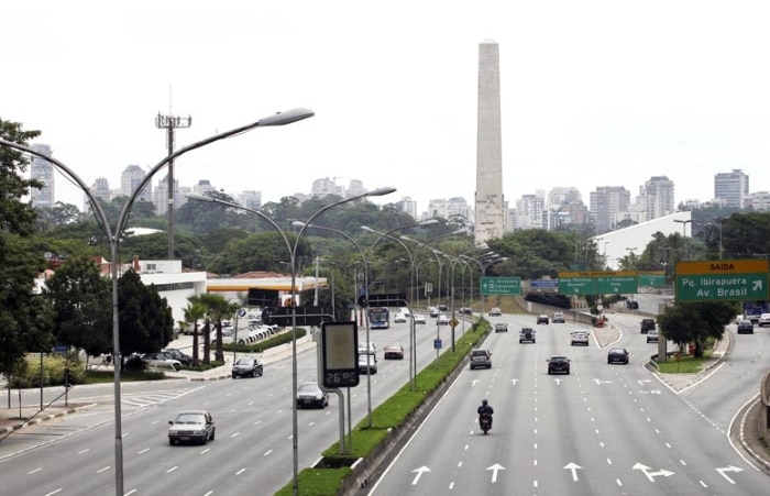 No Natal, motorista encontra pouco movimento nas ruas de São Paulo 