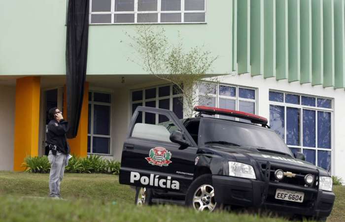 Menino de 9 anos morre após levar tiro em sala de aula; policias investigam colégio