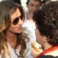 Gisele Bundchen planta árvore e fala com crianças no Green Nation Fest Gisele Bundchen planta árvore e fala com crianças no Green Nation Fest