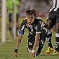 Neymar comemora o primeiro sobre o Botafogo