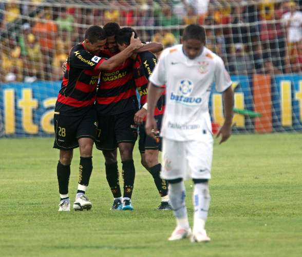 Wilson comemora o gol da vitória do Sport por 2 a 0 sobre o Corinthians