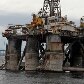 Plataforma de petróleo inclina na Baía de Guanabara