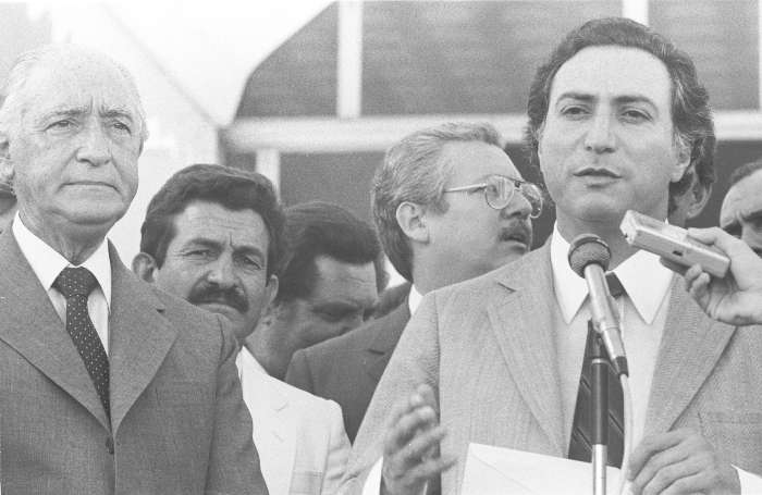 Michel Temer e o então governador de São Paulo, André Franco Montoro, em 26 de outubro de 1986