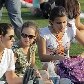 Enquanto os shows não acontecem, amigas aproveitam para conversar