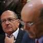 Alckmin participa ao lado de Serra de reunião com especialistas em tratamento de dependentes