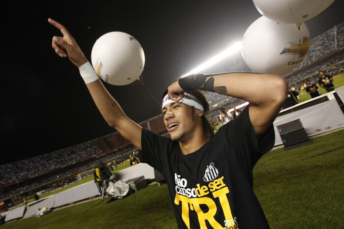 Santos de Neymar conquista o tricampeonato paulista