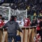 Torcida invade campo no Egito e ao menos 73 pessoas morrem Torcida invade campo no Egito e ao menos 73 pessoas morrem