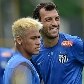 Neymar acumulou gols e grandes amigos desde que se profissionalizou no Santos, em 2009