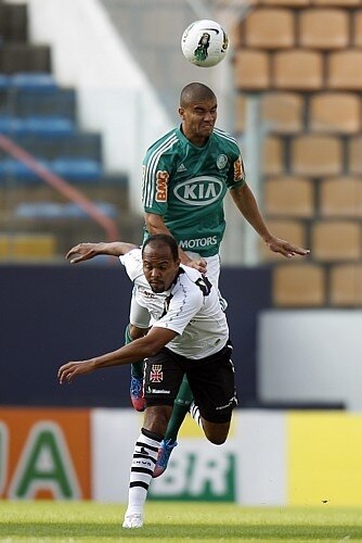 Palmeiras recebe o Vasco tentando manter o alto astral