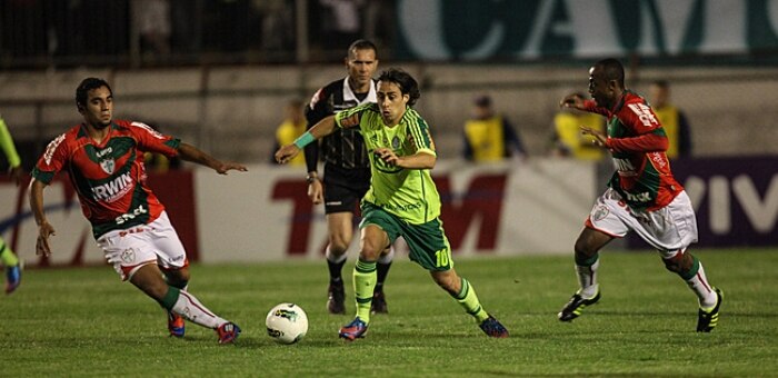 Palmeiras leva 3 a 0 em clássico com a Portuguesa e afunda