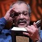João Ubaldo Ribeiro na mesa 