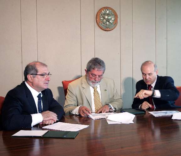 Lula avalia crescimento do PIB com ministros