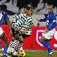 Liedson, do Sporting, encara a marcação de Silas e Diakite, do Belenenses