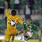 Iranildo, do Brasiliense, e Gláuber, do Guarani (nos 2 a 1), disputam bola Iranildo, do Brasiliense, e Gláuber, do Guarani (nos 2 a 1), disputam bola