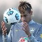 Neymar desfila seus penteados nos gramados Neymar desfila seus penteados nos gramados