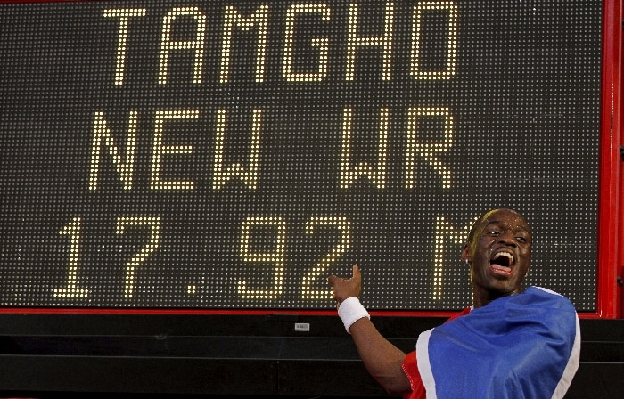 Teddy Tamgho comemora recorde no salto triplo indoor