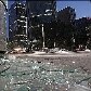 Após protesto, Avenida Paulista tem sujeira e vidros quebrados