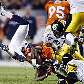Kenny McKinley, dos Broncos, é bloqueado por Andre Frazier, dos Steelers, na NFL