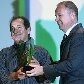 Muricy Ramalho recebe o prêmio de melhor técnico do Brasileirão das mãos de Mano Menezes