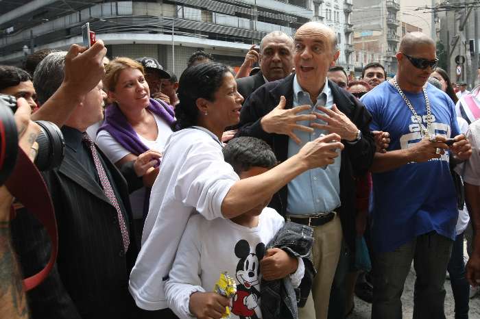 Serra participa de encontro com integrantes do Fórum das ONGs Aids de SP - 14.10.2010