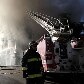 Incêndio consome galpão na Mooca, na zona leste de São Paulo