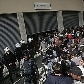 Policiais protegem as bilheterias do Pacaembu na abertura da venda dos ingressos para a Libertadores