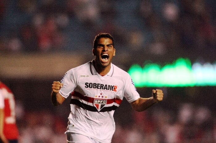 São Paulo faz lição de casa, vence Bahia por 2 a 0 e avança na Copa Sul-Americana